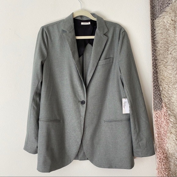 MOVING SALE!! 6397 Blazer - Picture 2 of 2